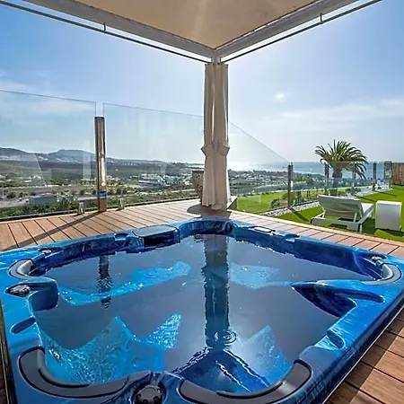 Maria 5* أذيخي